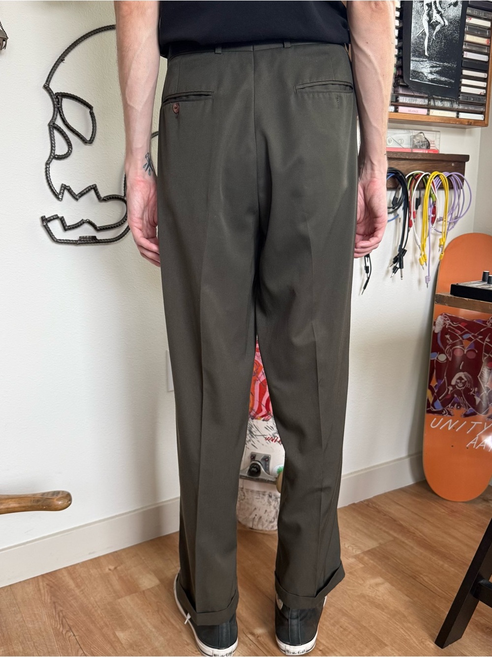 Vintage 90s Olive Green High Waisted Pleated Trousers ~ Size 34 x 29.5 - Picture 4 of 10